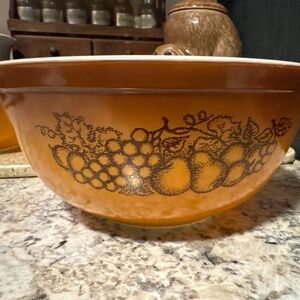 Pyrex 2.5 Vintage Brown 403 Old Orchard Fruit  Design Mixing Bowl